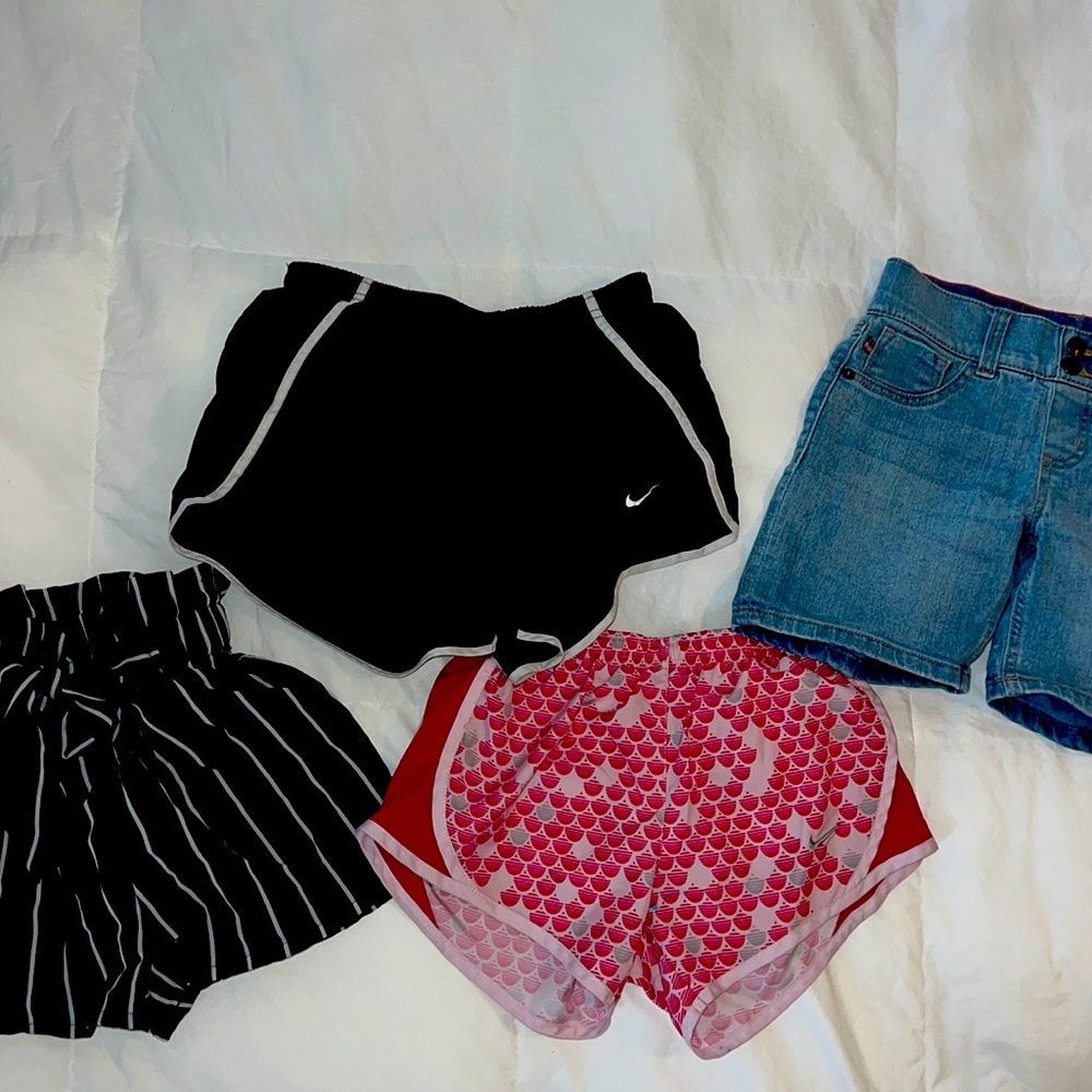 Bundle of 4 pair girls shorts size s/m ..7